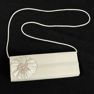 Amazing vintage clutch purse silver satin fabulous rhinestone flower wedding bag